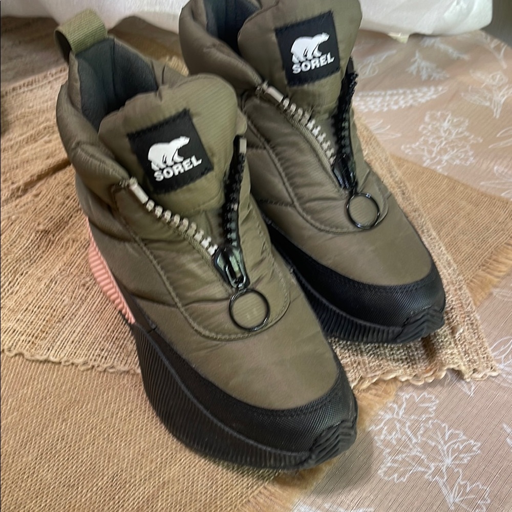 Sorel Olive and Black Quilted Sneakers